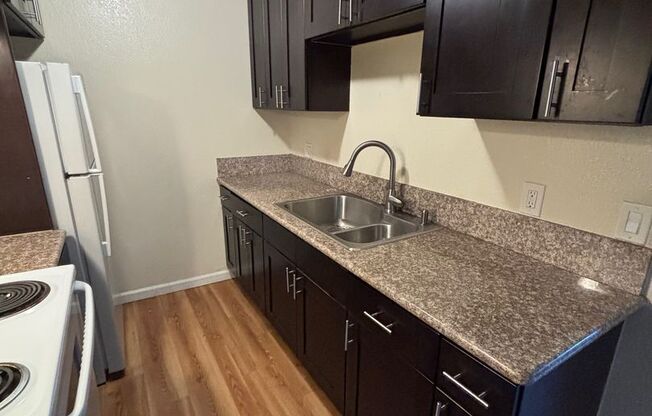 3 beds, 2 baths, 1,050 sqft, $2,700, Unit 2573-11