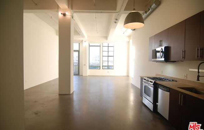 1 bed, 1 bath, 1,190 sqft, $3,200, Unit 310