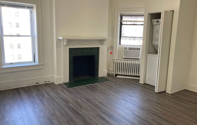 2 beds, 1 bath, 764 sqft, $1,649, Unit 1301-51