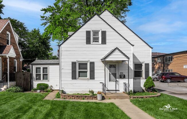Perfect Single Family Home in Evergreen Park