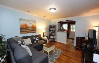 2 beds, 1 bath, $1,525