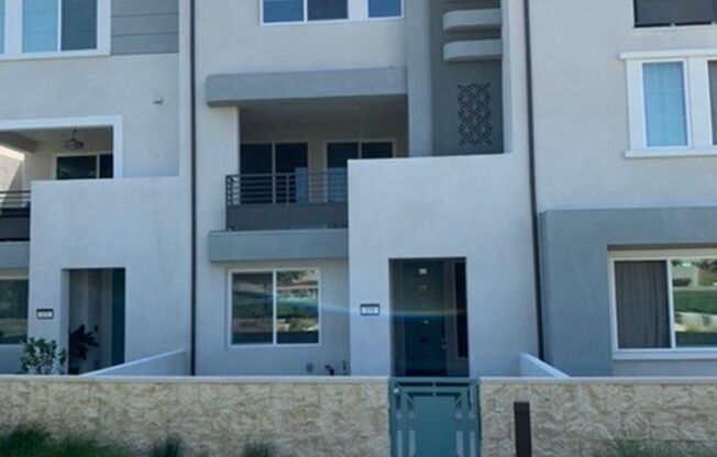 Irvine 4 Bedroom Townhouse