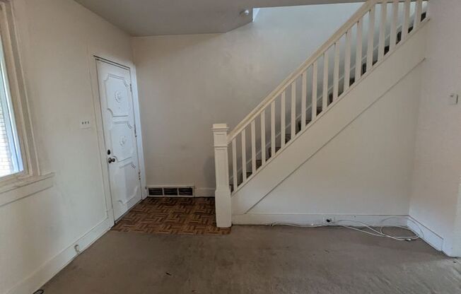 2 bed 1 bath home with large living room and yard!