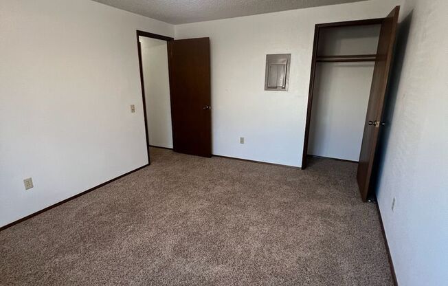 2 beds, 1 bath, 970 sqft, $1,650