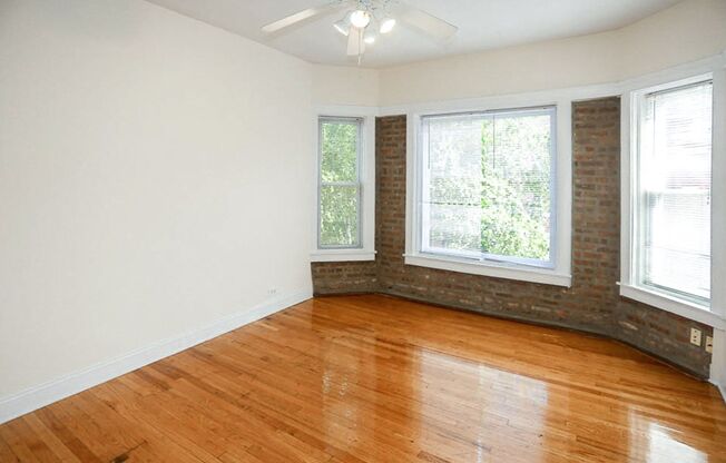 2 beds, 1 bath, 725 sqft, $2,795, Unit 859-3N