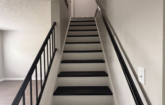 2 beds, 1 bath, 885 sqft, $1,150