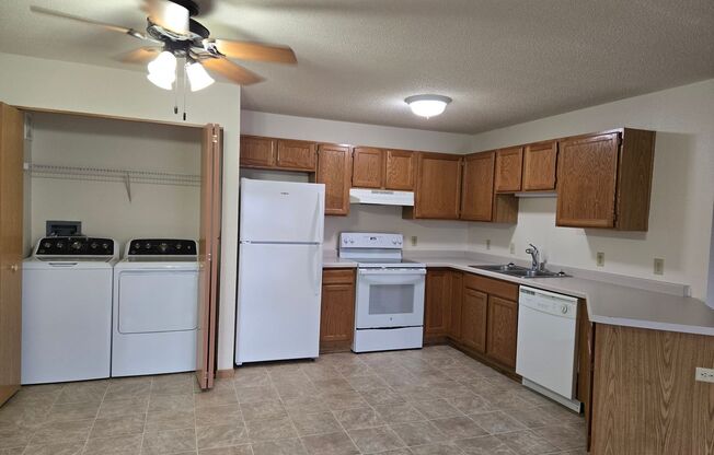 2 beds, 2 baths, 912 sqft, $1,320, Unit 1205