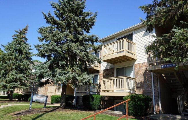 Vantage Pointe Apartments