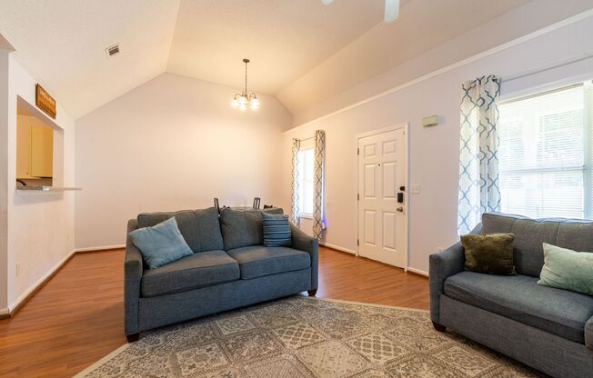 Charming 3 Bedroom, 2 Bath Home in Union City – Only $1850/Month!