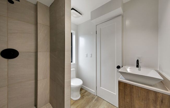 ONE MONTH FOR FREE! BRAND NEW CONSTRUCTION 2b/2b