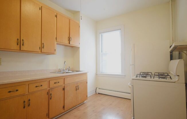 2121 Hennepin Ave S