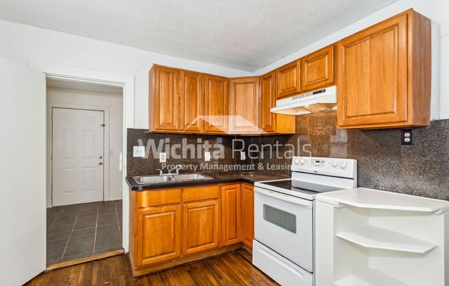 3 beds, 1 bath, $975