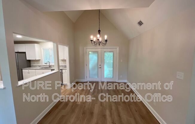 1226 GRACE MDW DR