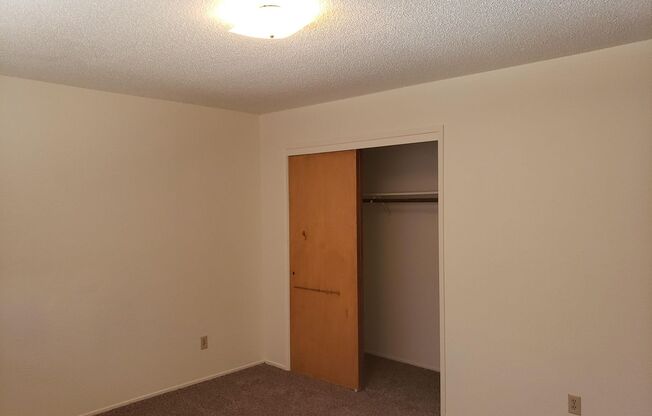 2 beds, 1 bath, $1,495, Unit 06