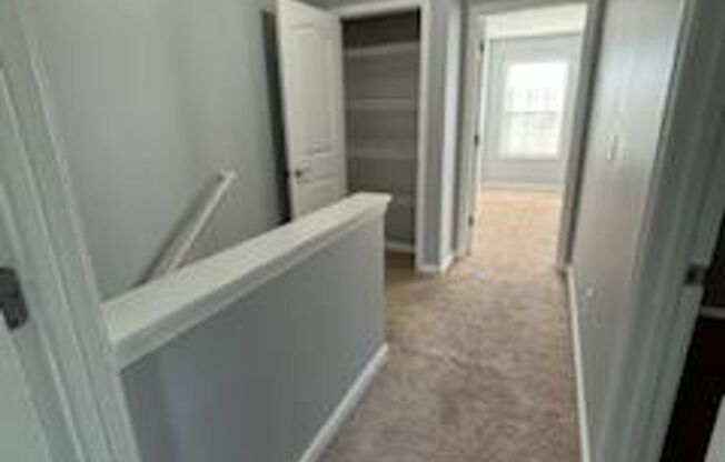 3 beds, 2.5 baths, $1,499, Unit 1077-F Two Mile Rd.