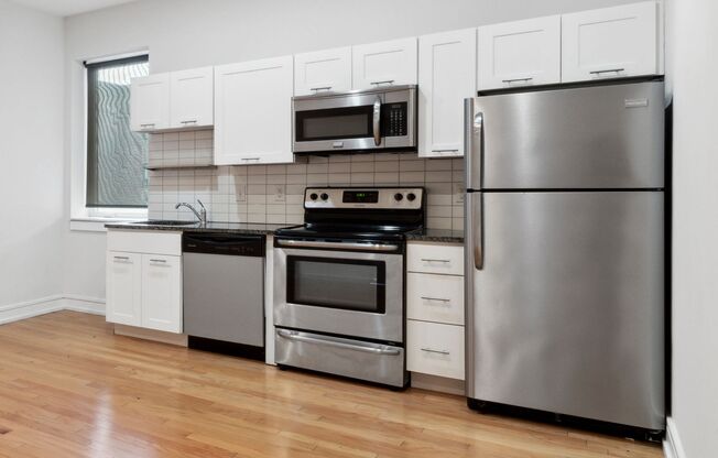 3 beds, 1 bath, 800 sqft, $1,350, Unit Unit 301