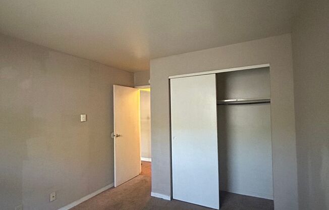 2 beds, 1 bath, 725 sqft, $899, Unit 1190-07