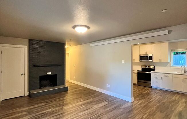 Large 3 Bedroom 2 Bathroom! In-Unit Washer & Dryer, Covered Patio & Pet Friendly!