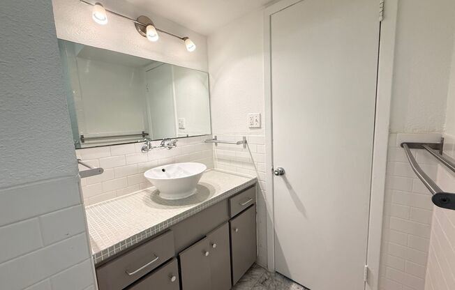 1 bed, 1 bath, 767 sqft, $1,399, Unit RRO-207