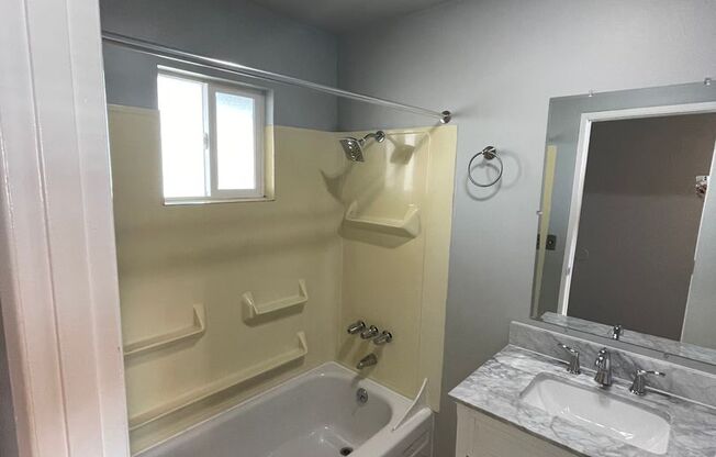 1 bed, 1 bath, 625 sqft, $1,200, Unit 28