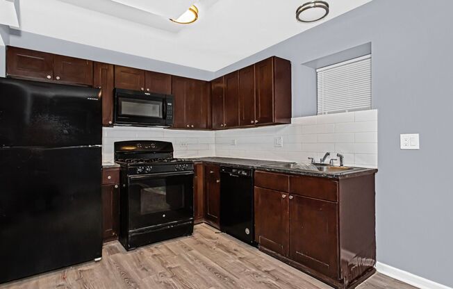 2 beds, 1 bath, $1,385