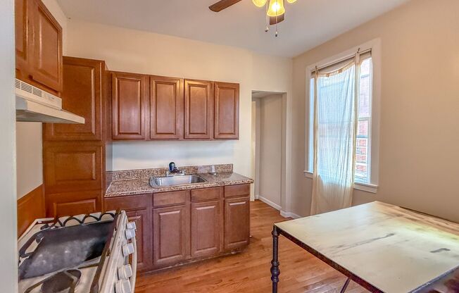 Studio, 1 bath, 444 sqft, $1,350, Unit 1L