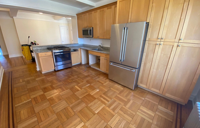 166 E 92 ST