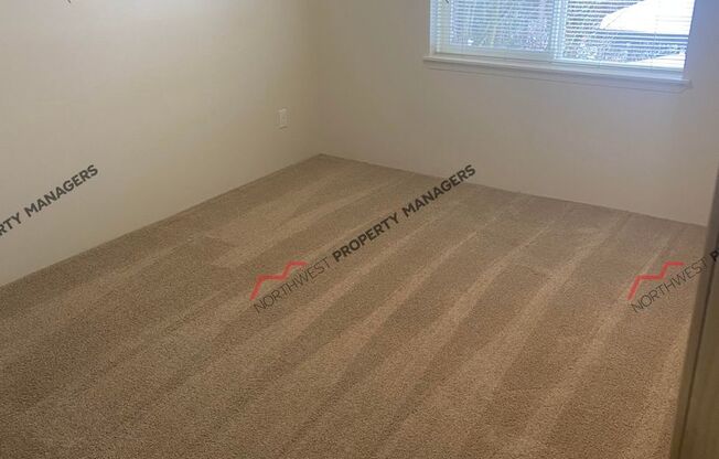 2 beds, 1 bath, 901 sqft, $1,450, Unit H-228