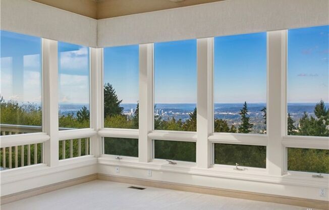 Bellevue Somerset Single Family House with View!!
