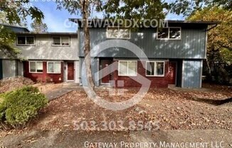 2565 SE COURTNEY AVE
