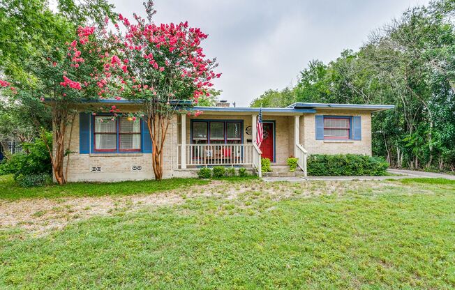 CHARMING 2-BEDROOM IN TERRELL HILLS