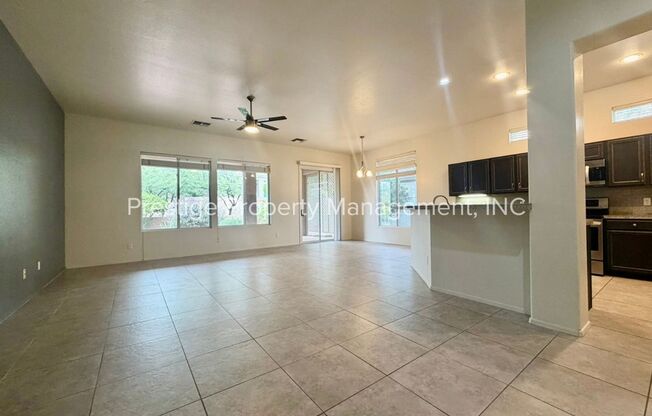 Gorgeous 55+ community home located in Heritage Highlands at Dove Mountain!!!