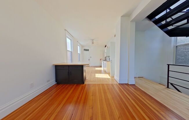 1818 N Paulina