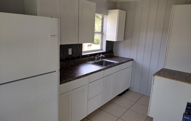 2 beds, 1 bath, $1,550