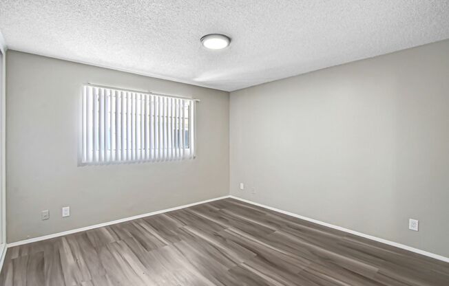 854-856 Orchid Ct.