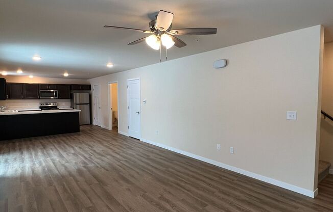 2 beds, 1.5 baths, 1,360 sqft, $1,675, Unit AT 709-35