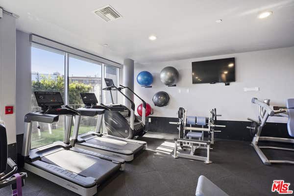 2 beds, 2 baths, 1,290 sqft, $3,700, Unit 439