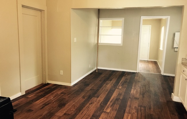 3 beds, 1 bath, $1,595