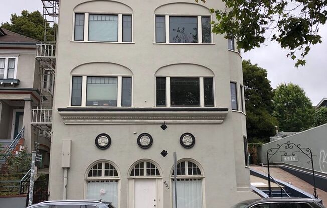 4018 Broadway