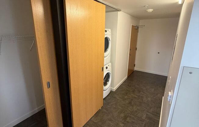 2 beds, 1 bath, 1,085 sqft, $1,395, Unit 901