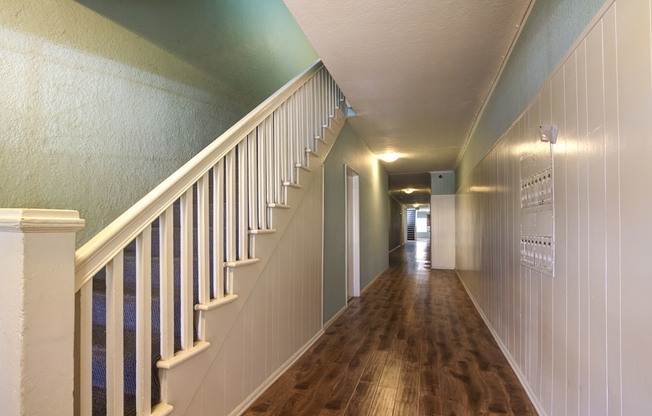 1534 Winona Blvd.