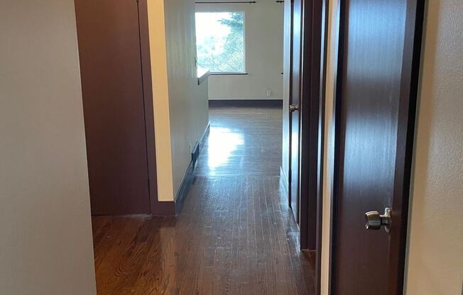 2 beds, 1 bath, 1,300 sqft, $3,500, Unit 1