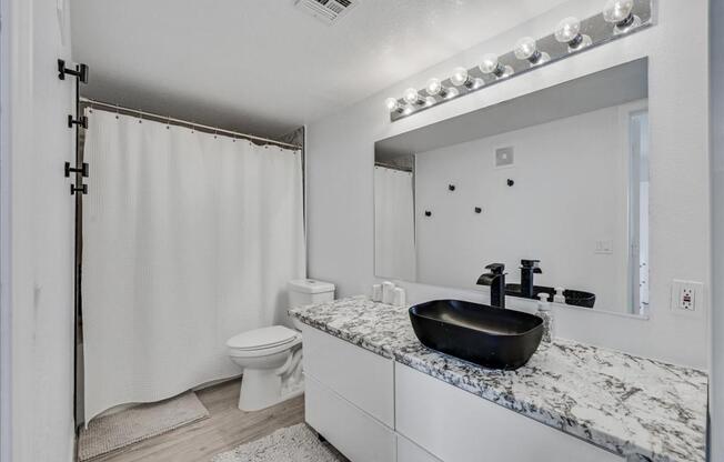 2 beds, 2 baths, 1,049 sqft, $2,600