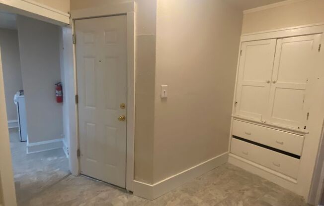 2 beds, 1 bath, 800 sqft, $1,000, Unit Apt #2