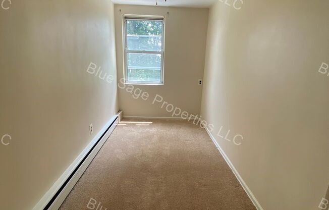 3 beds, 1 bath, $1,895