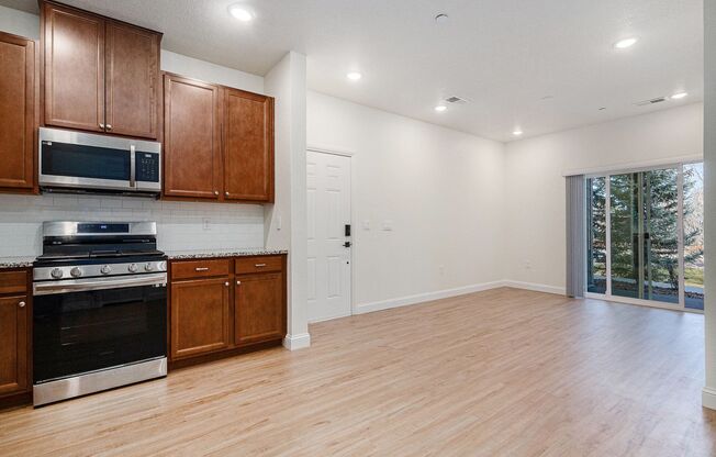 Ground Level Condo - 2 Bedrom 2 Bathroom in Chatfield Bluffs