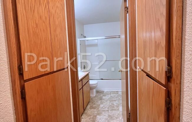 2 beds, 1 bath, $1,700