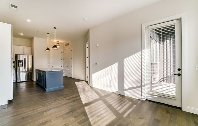 1 bed, 1 bath, 724 sqft, $1,540, Unit 216