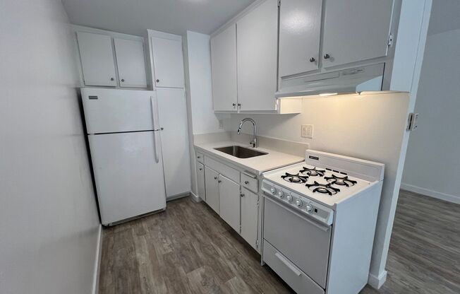 1 bed, 1 bath, $2,325, Unit 5