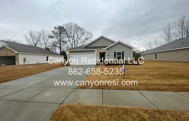 Great Location near everything, beautirul 4 Br 2 Bath